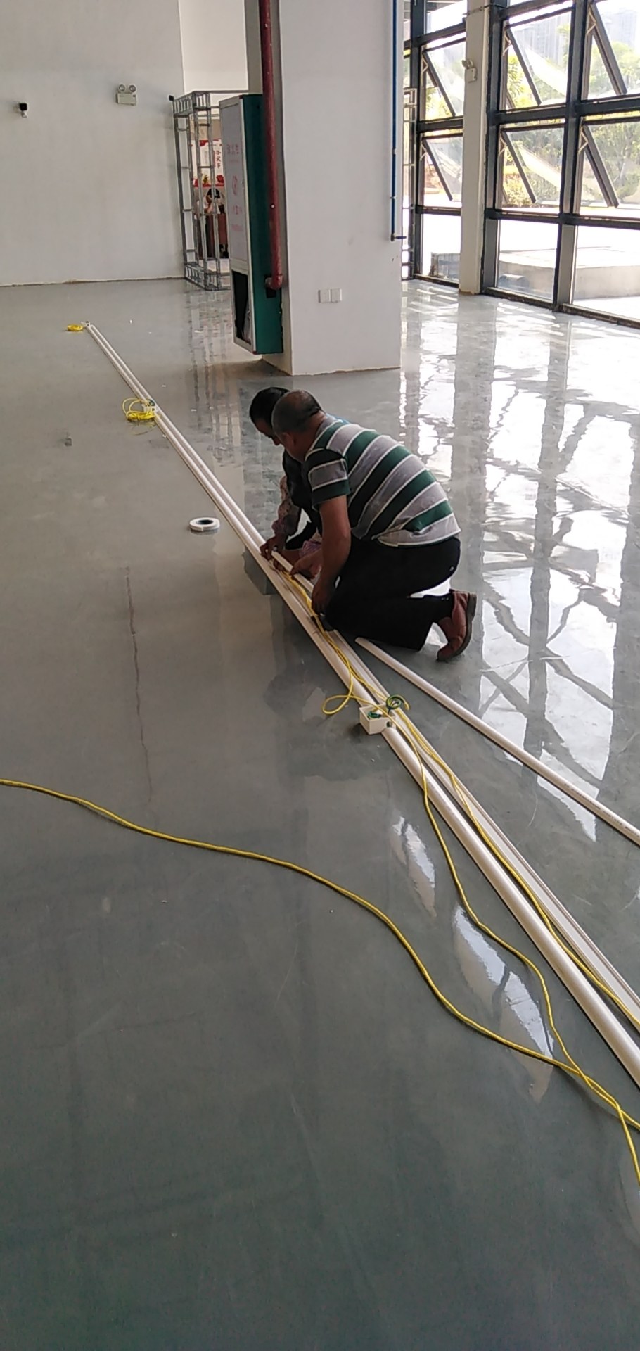 柳州鱼峰区急招监控摄像头布线安装工人,点工,熟手师傅250元