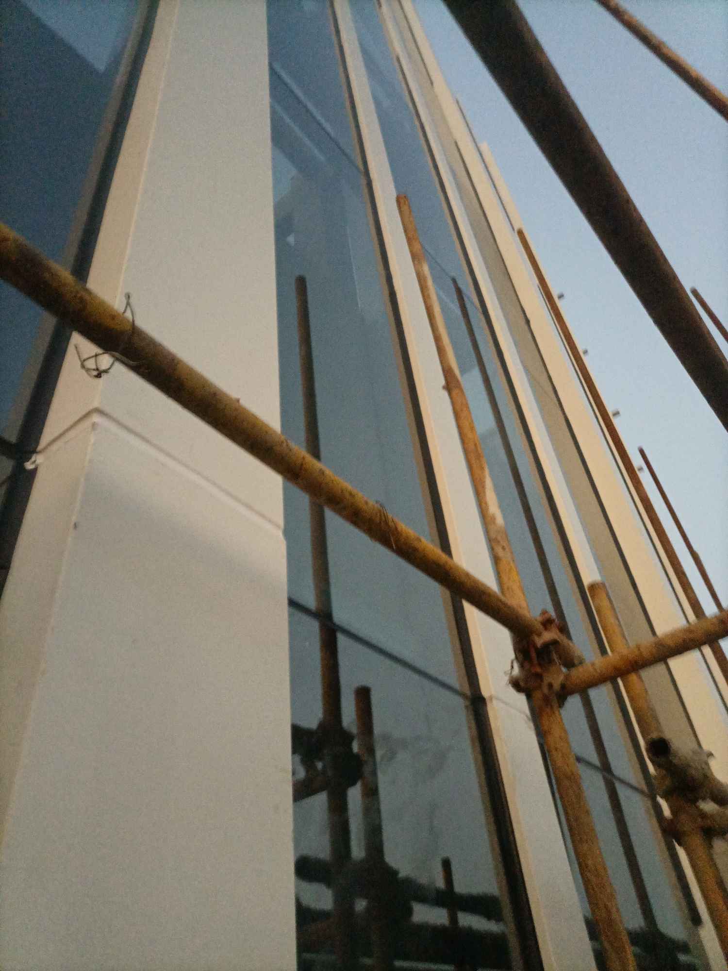 绍兴越城区明天邵兴用打胶工,铝板跟幕墙胶,450一天,9小时