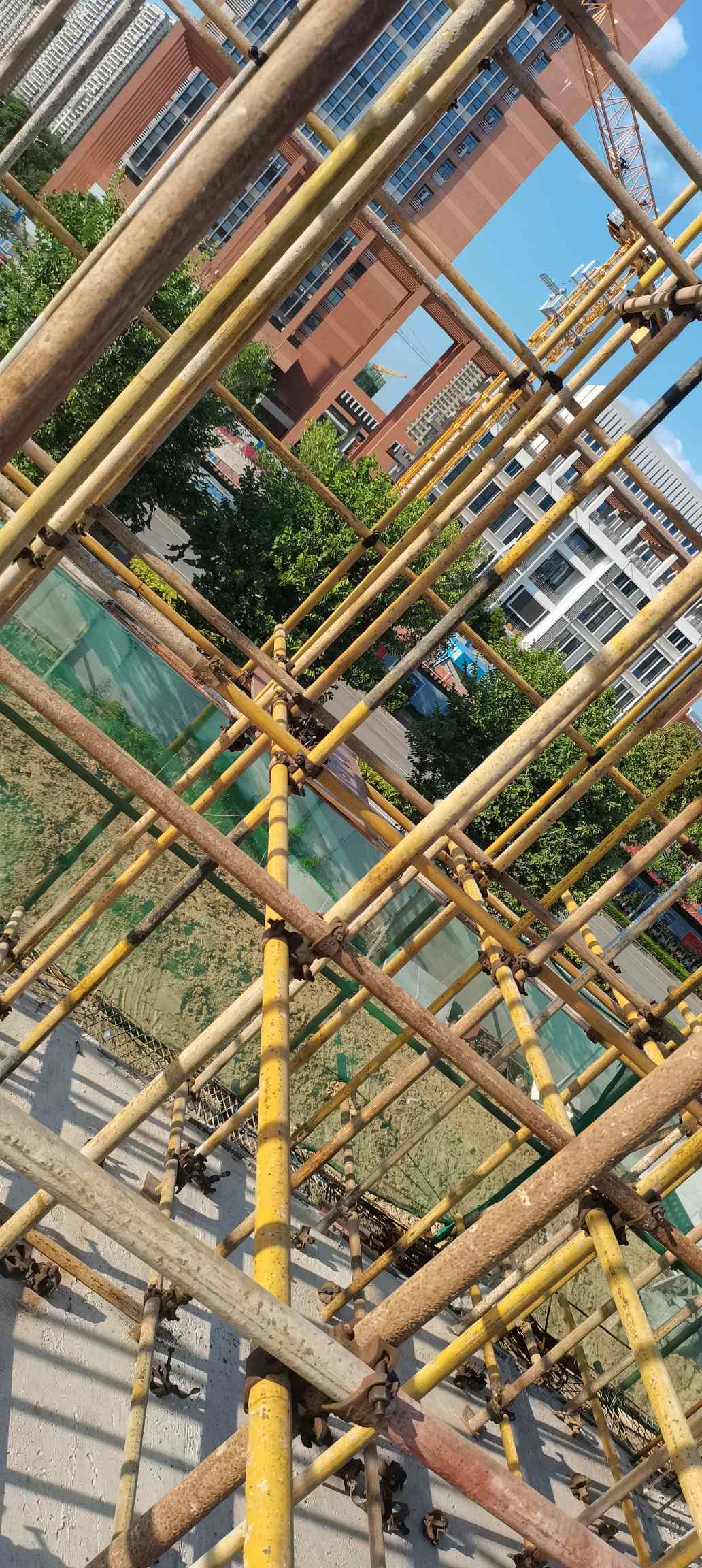 南宁西乡塘区西乡塘区广西建设职业学院对面工地需要一个架子小工