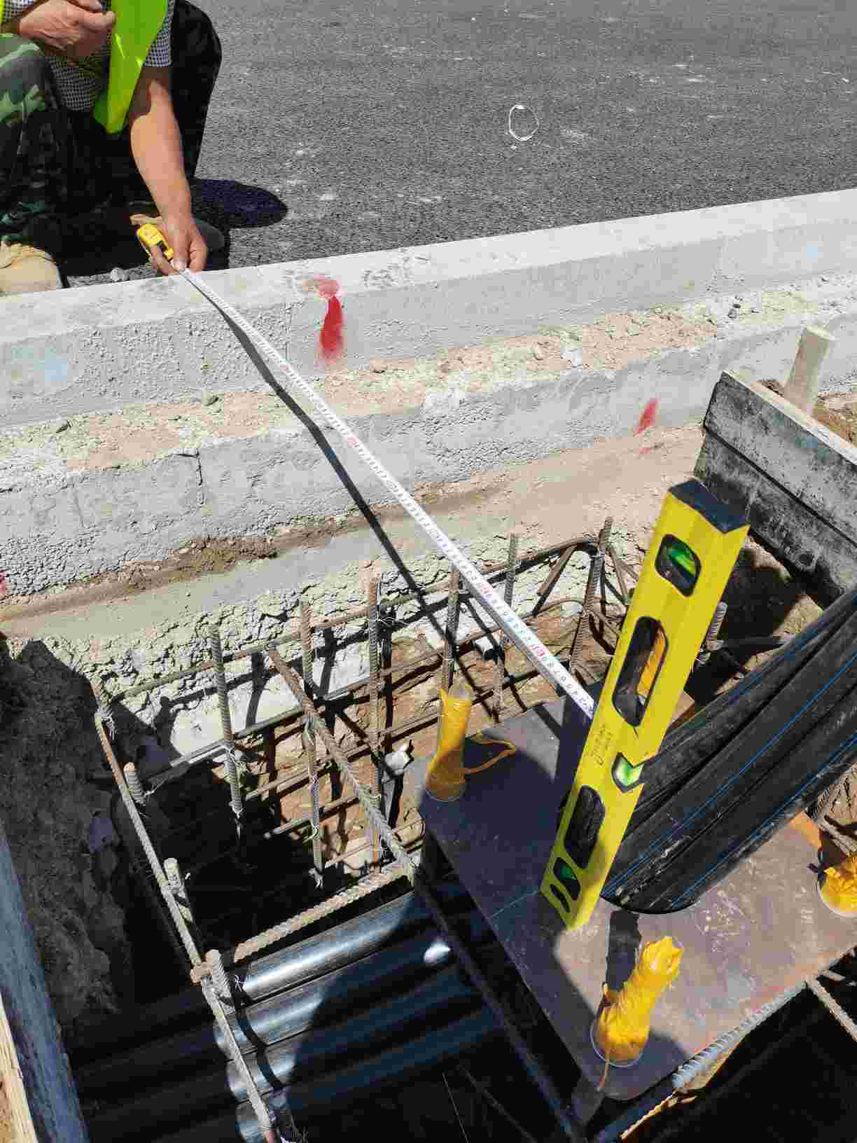 保定容城县河北雄安新区有30多个路灯基础,需要人工挖方桩20