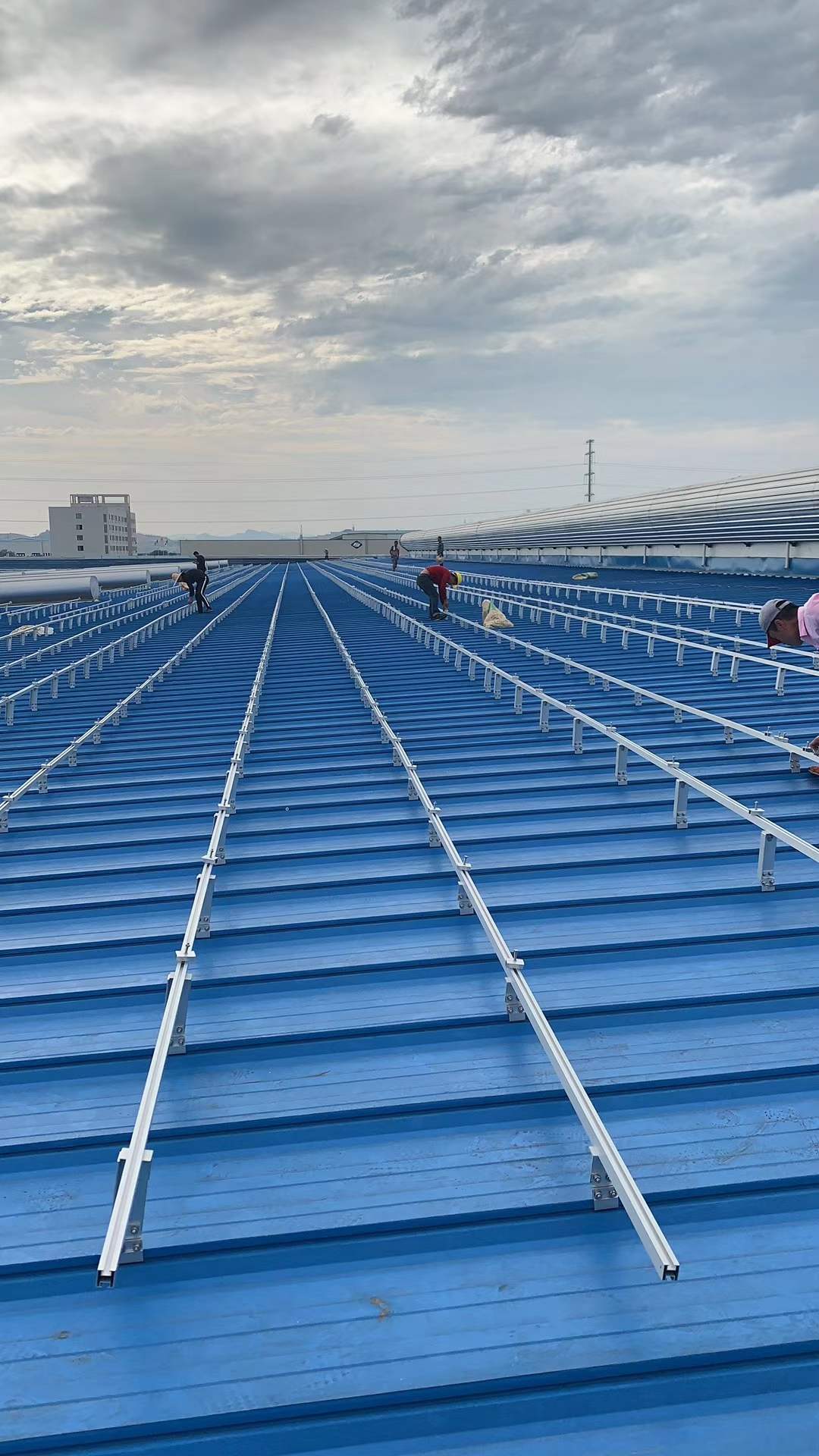 广州黄埔区现招太阳能发电光伏板安装工,生疏即可,有人带,自带