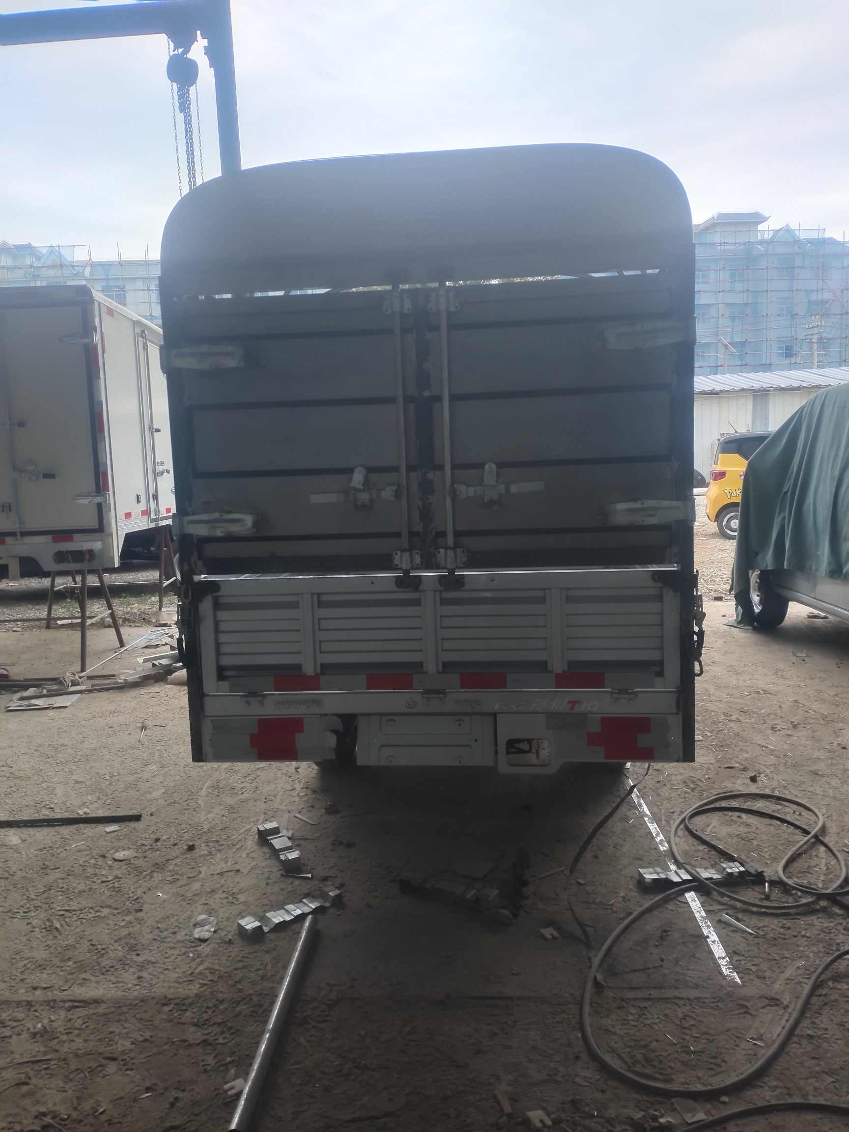 西双版纳景洪市招焊工师傅学徒工两到三个人主要是焊车厢,二氧化