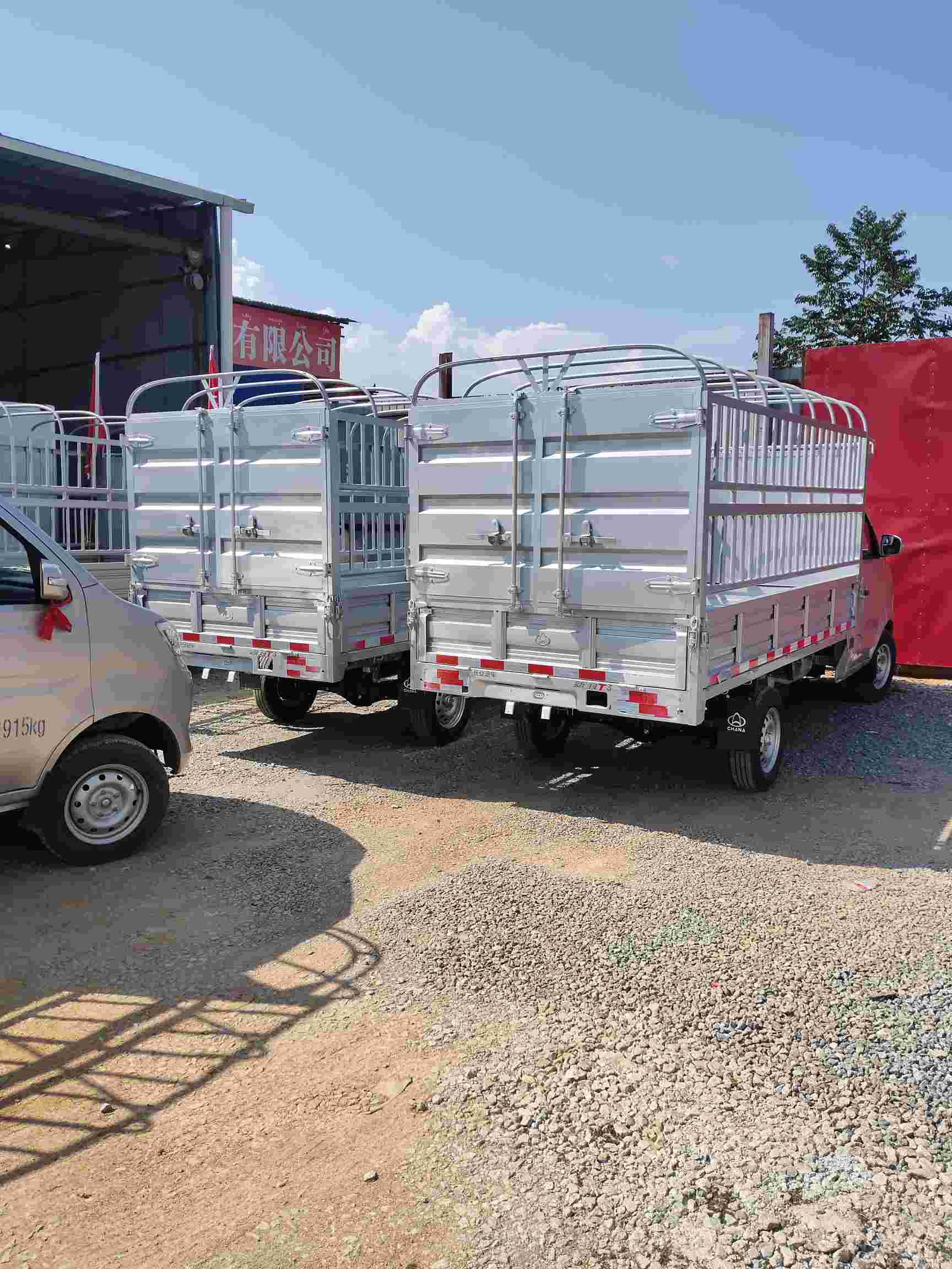 西双版纳景洪市招焊工师傅学徒工两到三个人主要是焊车厢,二氧化