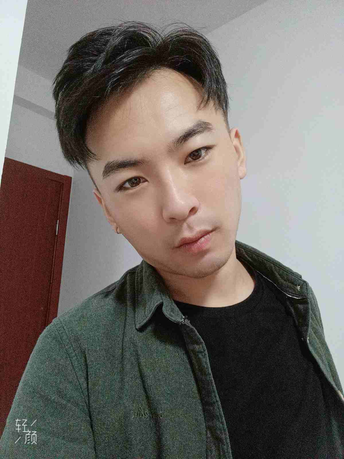 上海包装厂现急招男女普工50名年龄18-51岁,12小时俩班倒