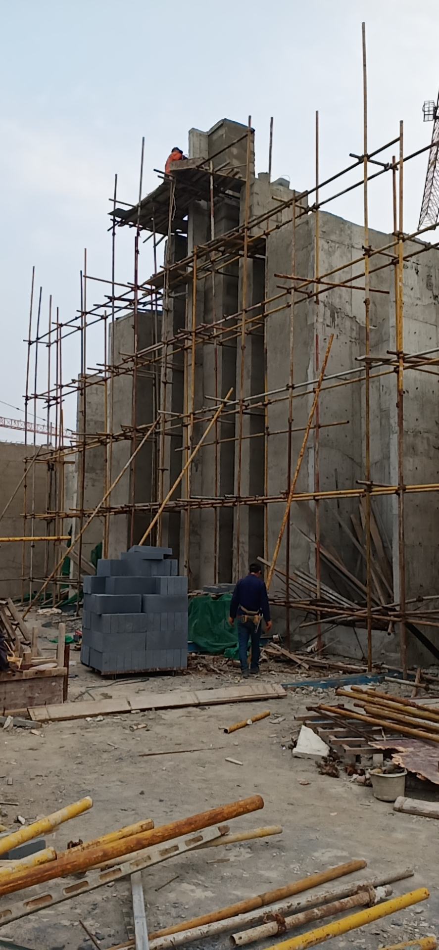 安庆泥瓦工找活平台-附近急招抹灰/贴砖/美缝工人师傅班组施工队伍-鱼