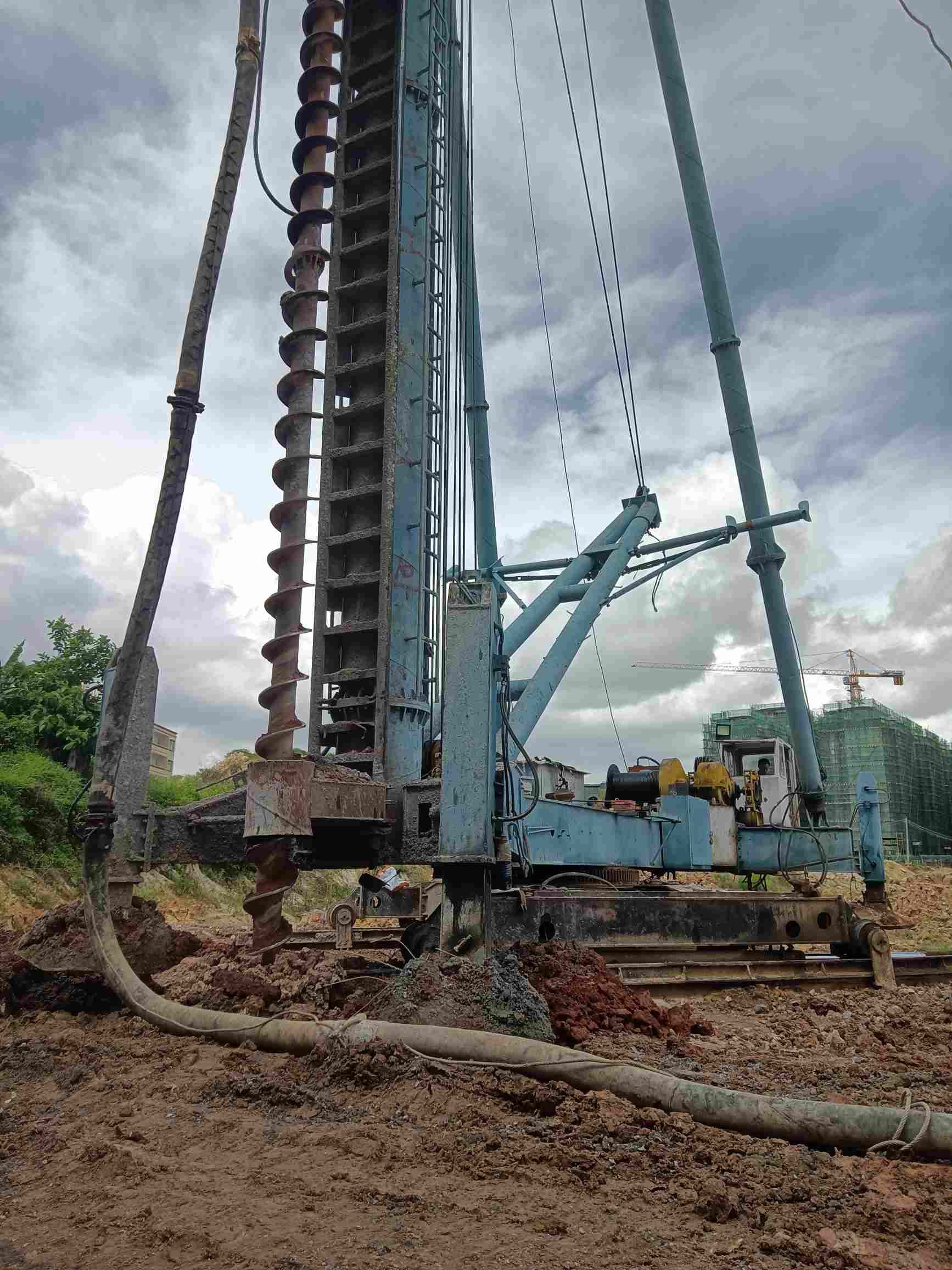 柳州工地打桩施工员找活平台-附近急招破桩工人师傅-鱼泡网