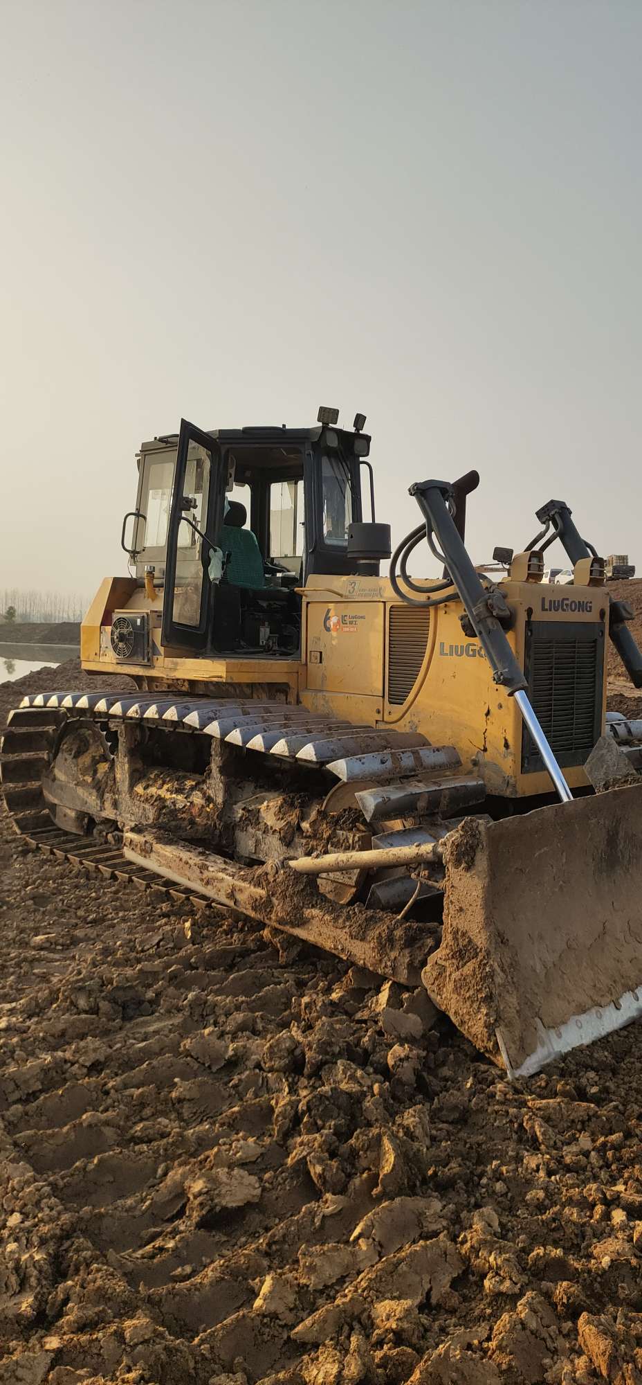 凤阳县推土机司机找活平台-附近急招推土机驾驶员/师傅-鱼泡网