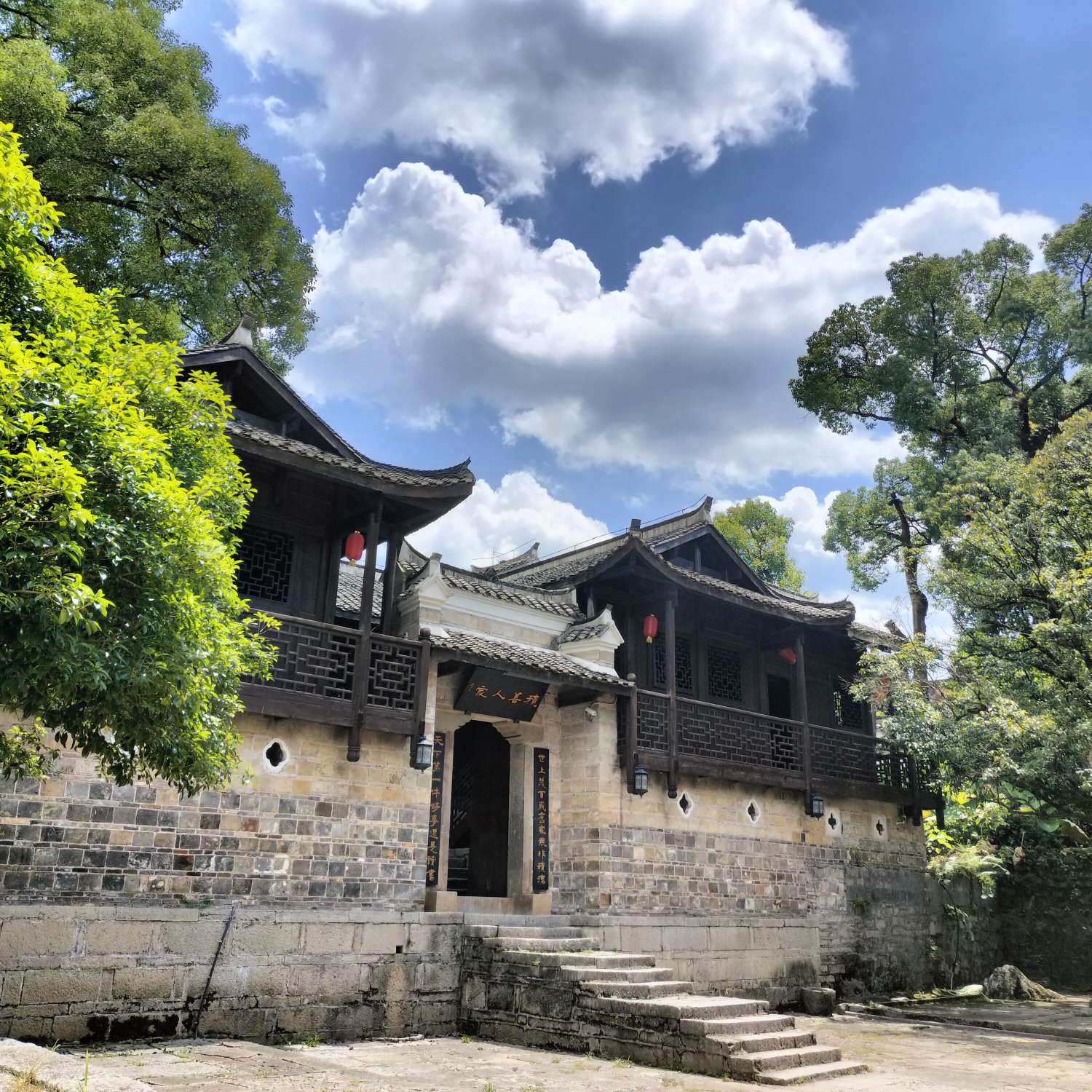 陕西省西安市临潼区新丰镇108国道2023-04-24 08:46西安市长安区招氩