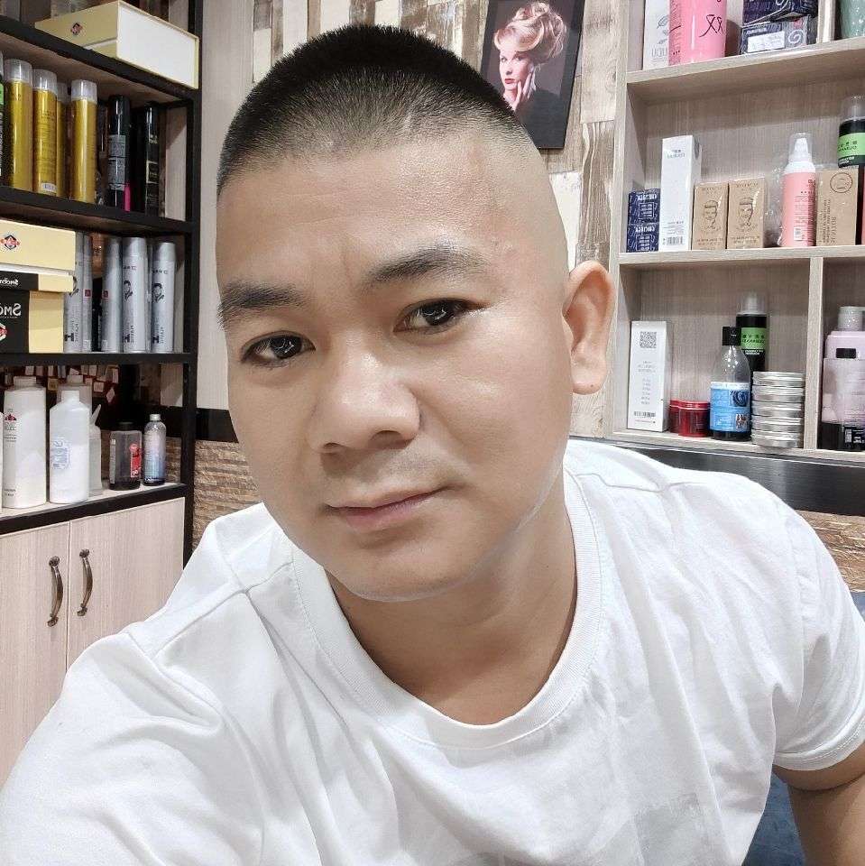 湛江廉江市车板镇招外墙扇灰工3人
