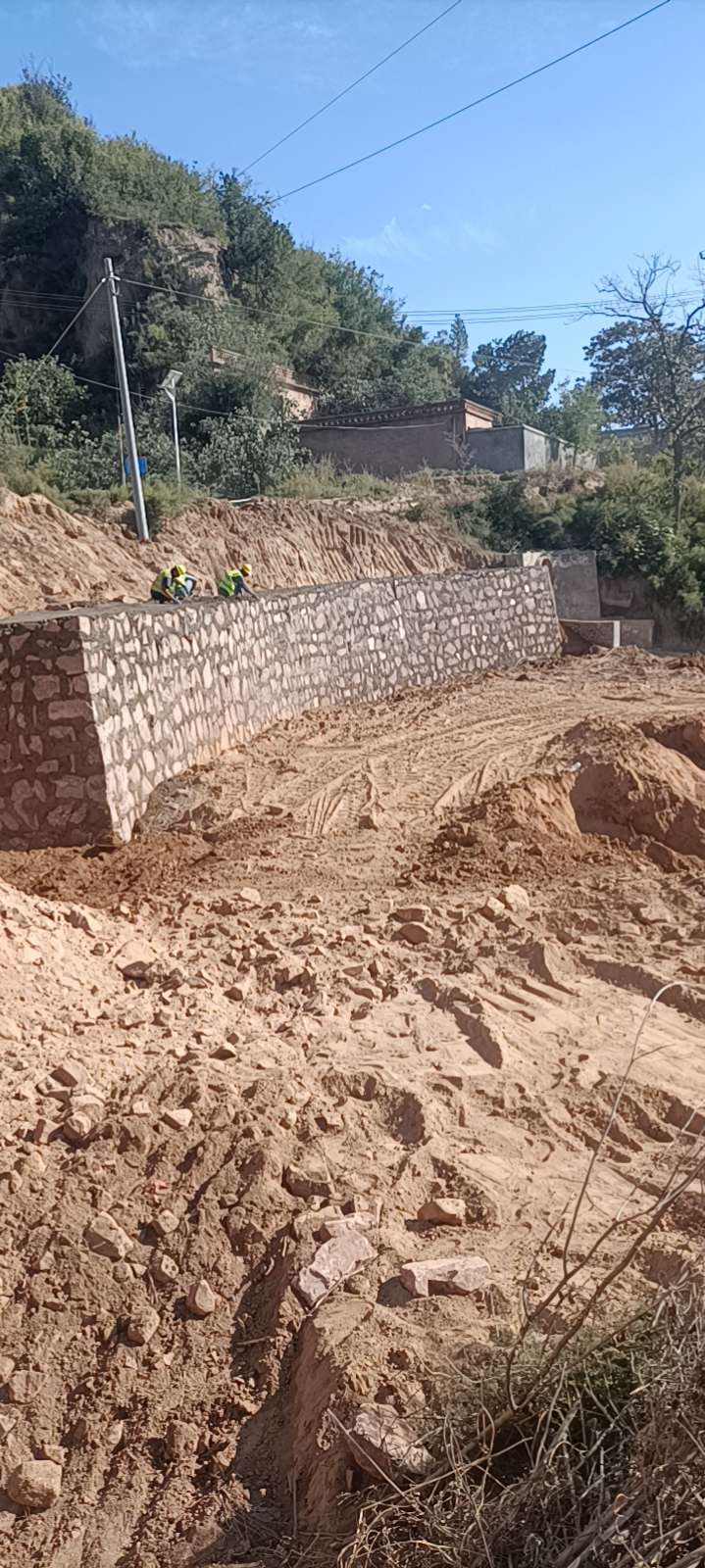 新乡边坡防护施工员找活平台-急招护坡工人技术员施工队-鱼泡网