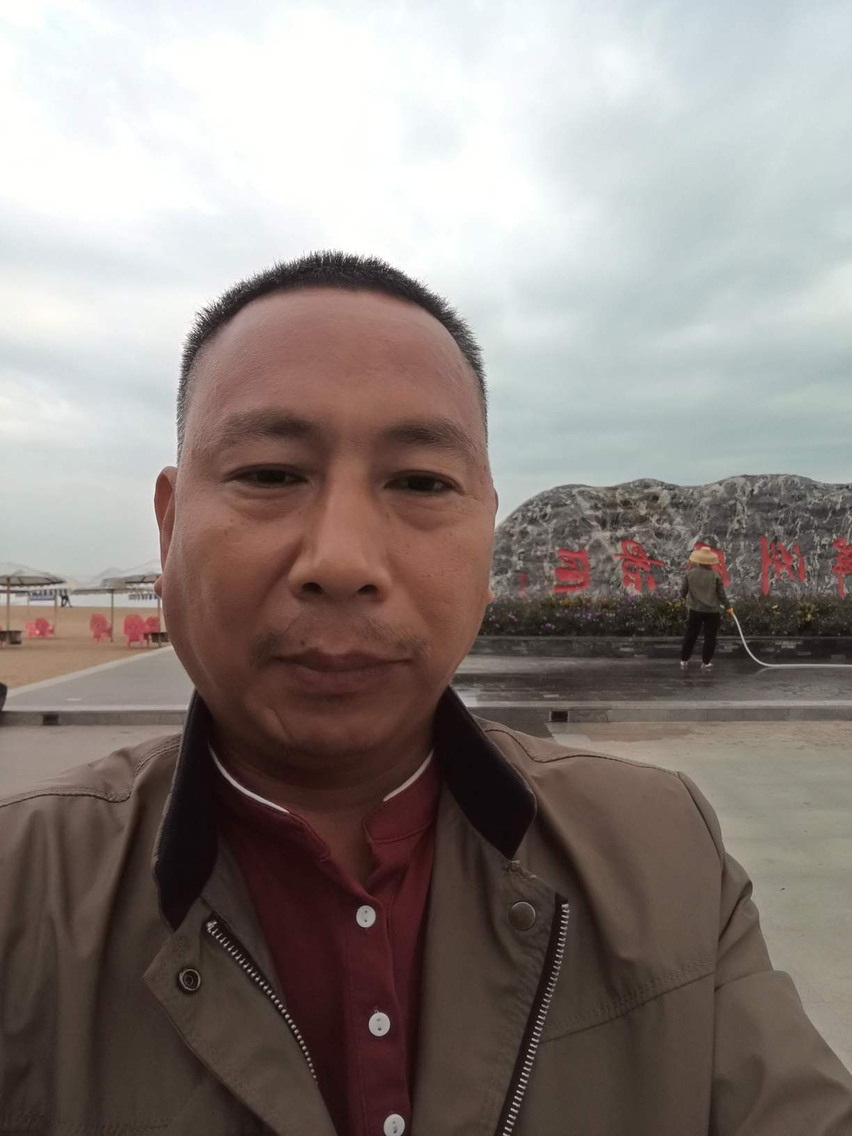 老丁男51岁汉族15年以上中级工吃苦耐劳团结协作爱岗敬业施工队小工