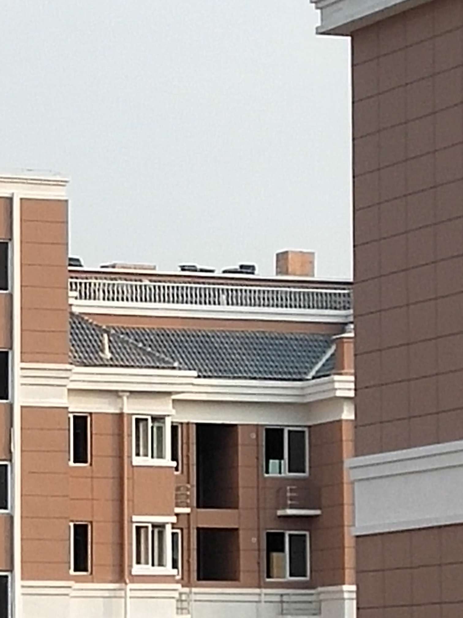 江苏南通30人班组找外墙/吊篮/保温/高空作业/油漆/涂料/腻子/大白