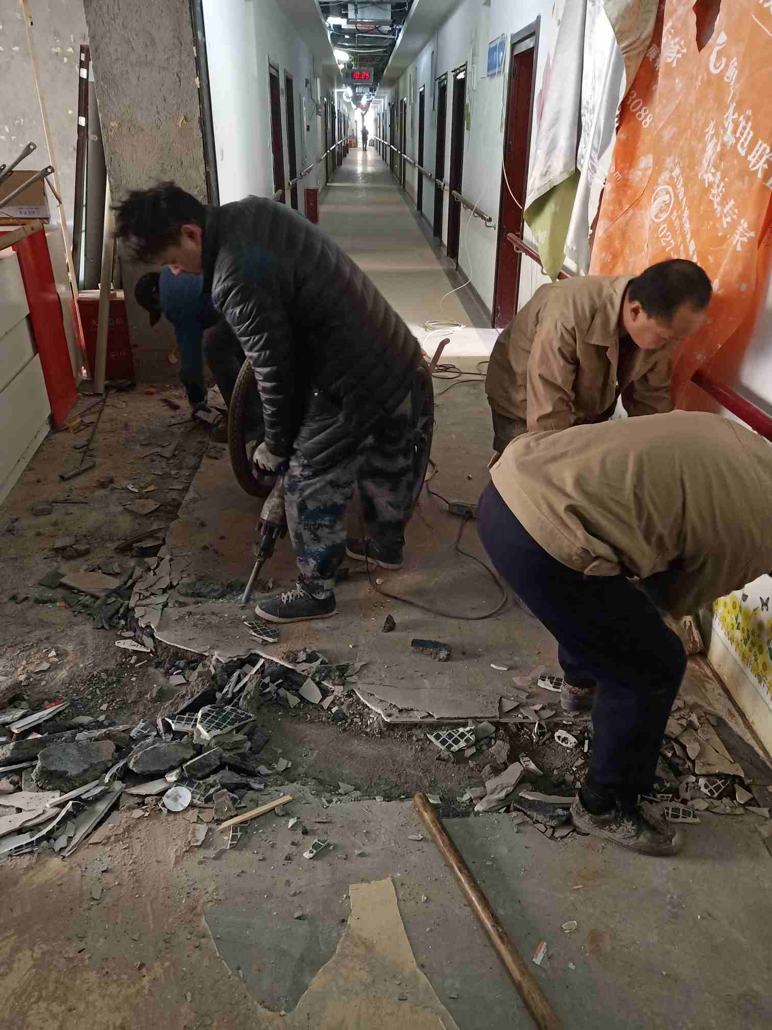 湖北武汉30人班组找工地小工/杂工/拆除工/打磨/学徒