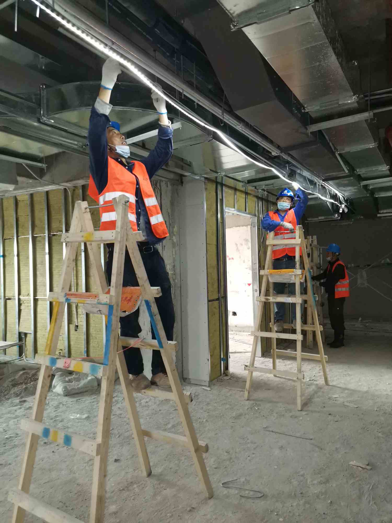 江苏苏州找电工穿线走线管