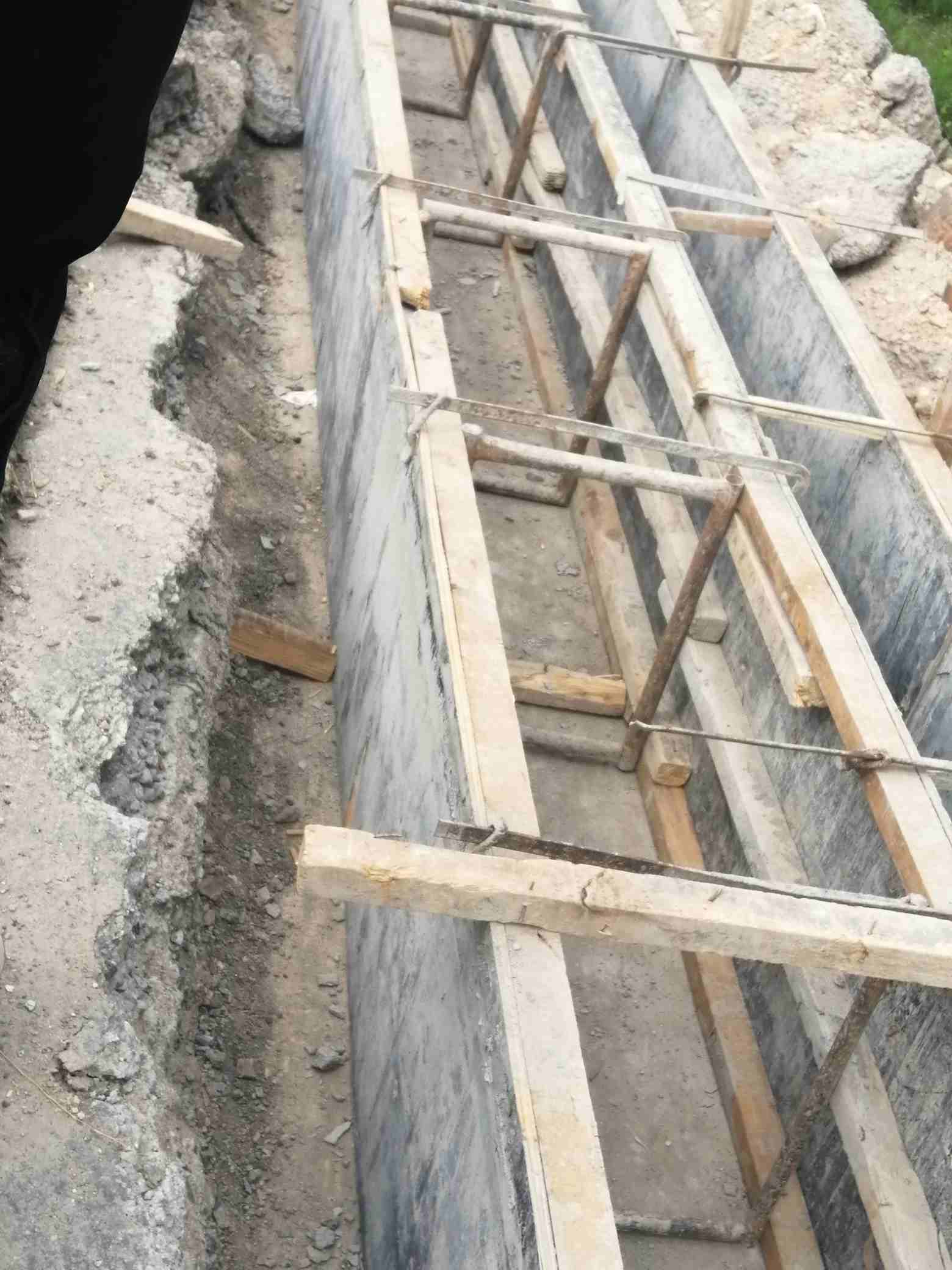 咸阳泾阳县明天需要小工2名,做打混凝土和帮木工支模-鱼泡网