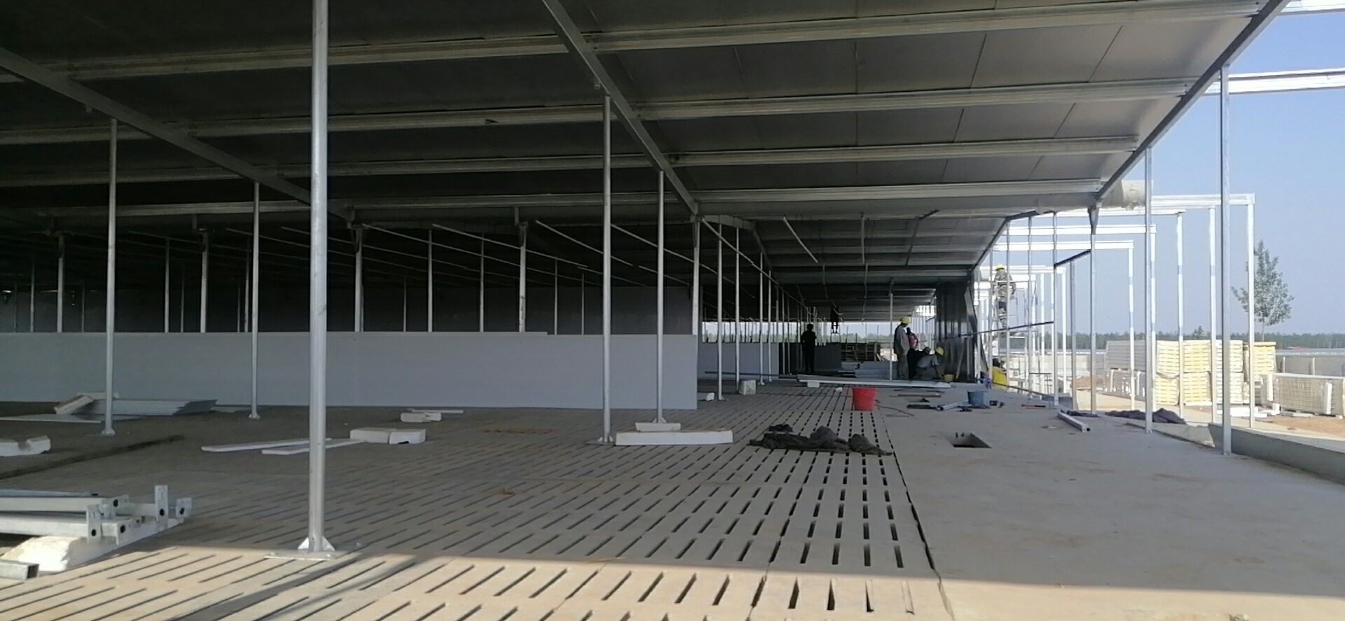 河北衡水猪棚彩钢棚安装