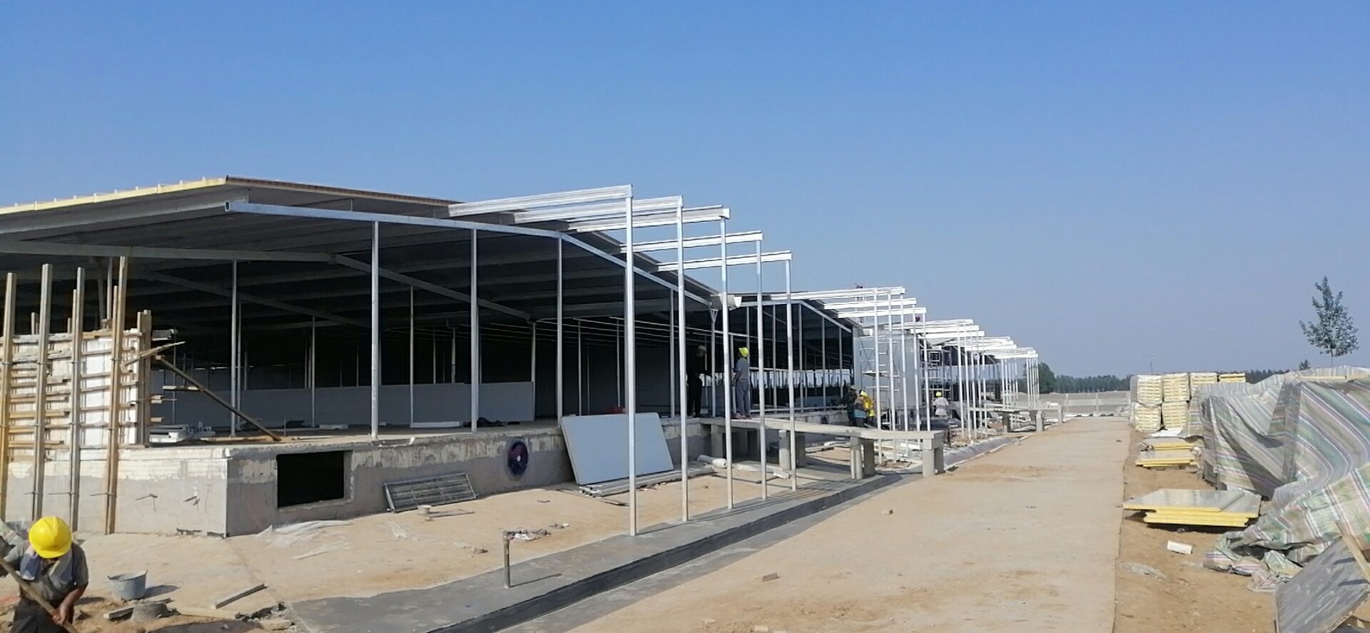 河北衡水猪棚彩钢棚安装