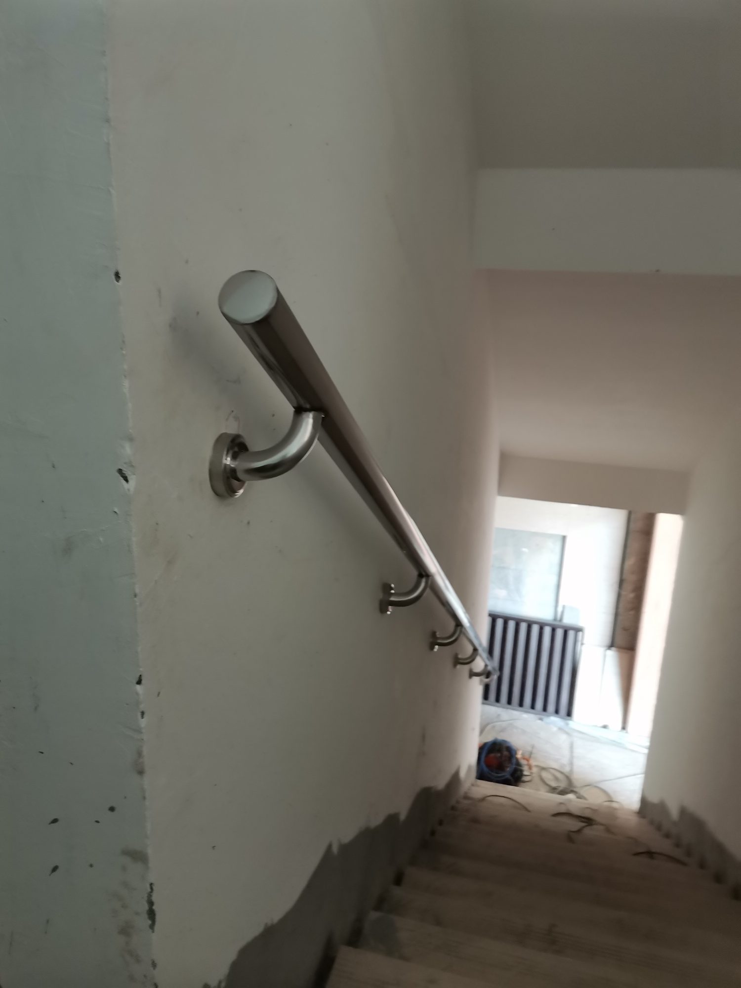 郑州金水区有一千多米不锈钢,爬墙扶手,会的电话联系-鱼泡网