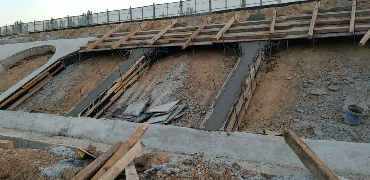 陕西咸阳骨架梁护坡寻支模师傅