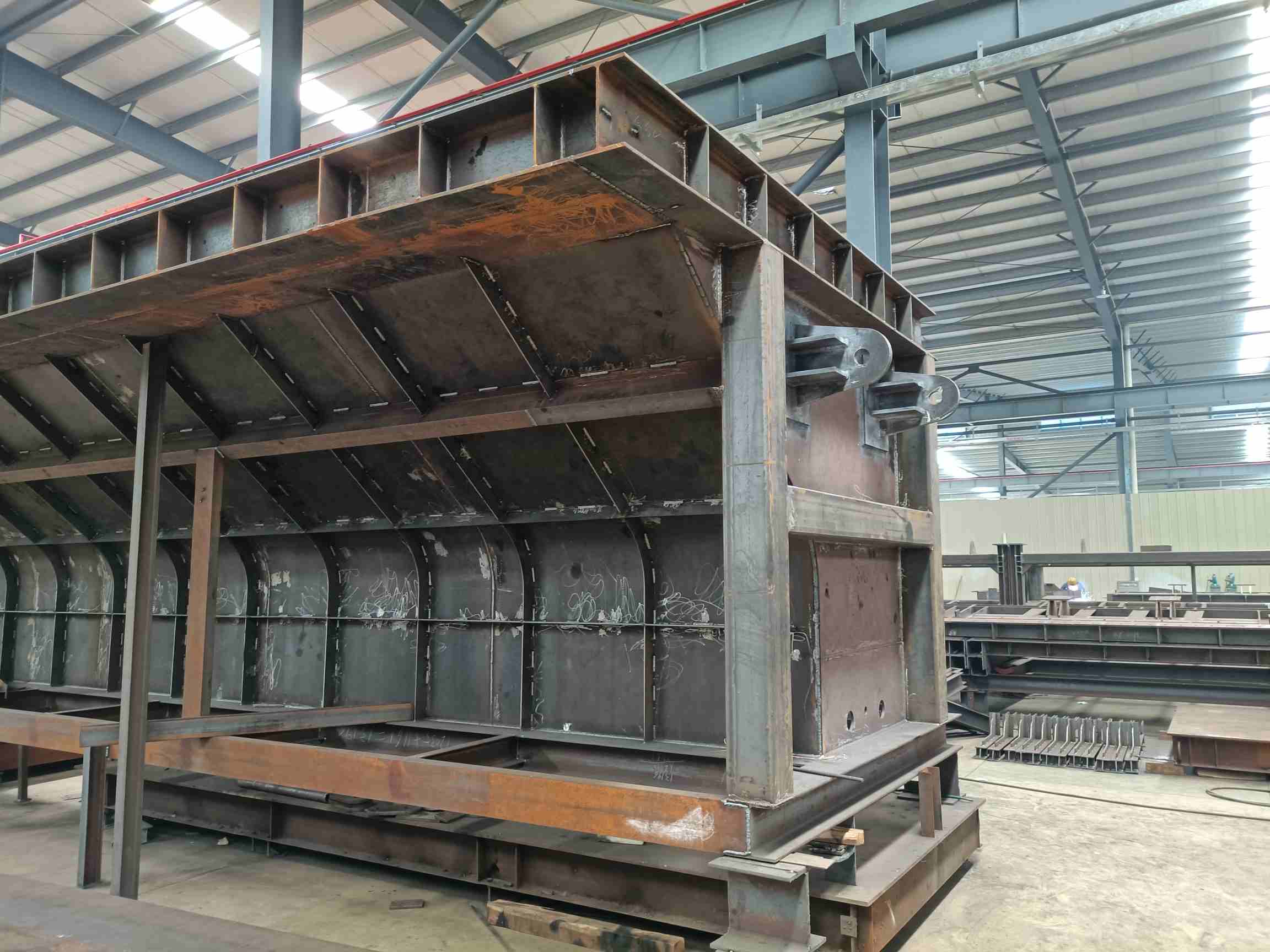 东莞我司主要从事船体分段,上建及钢结构建造,现需焊-鱼泡网