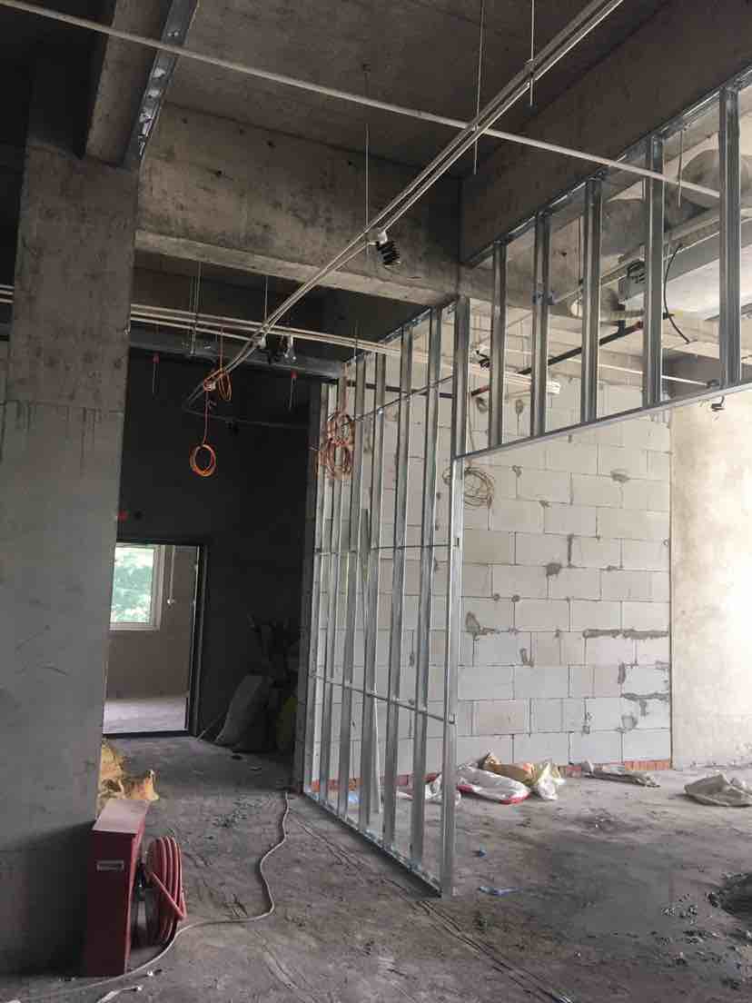 上海办公室装修实战指南：从量房设计到竣工验收的完整思路