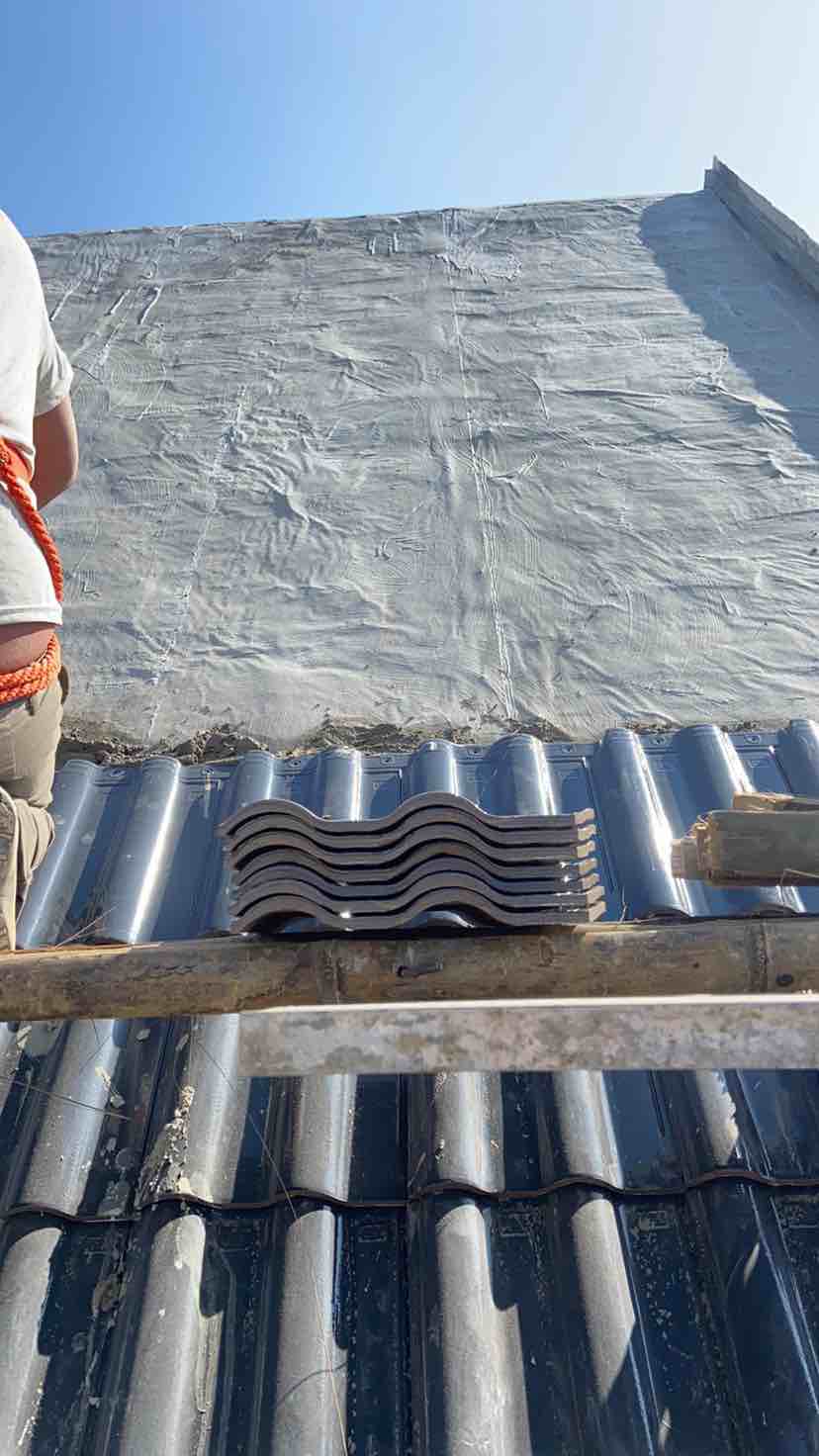 云南德宏需要贴瓦师傅在瑞丽人走钱走的活