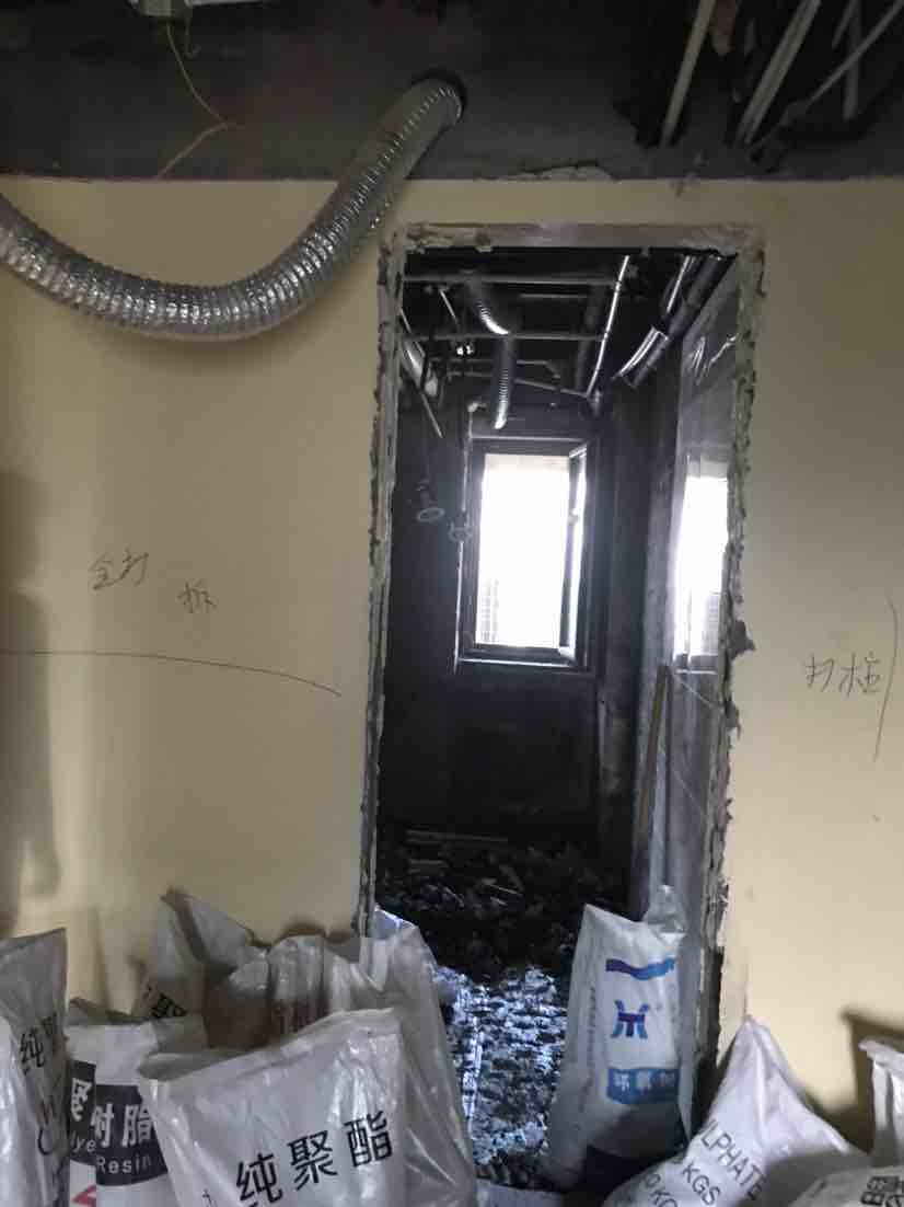 杭州西湖区明天需要一个砸墙的师傅可包可点四堵墙放倒就可以了