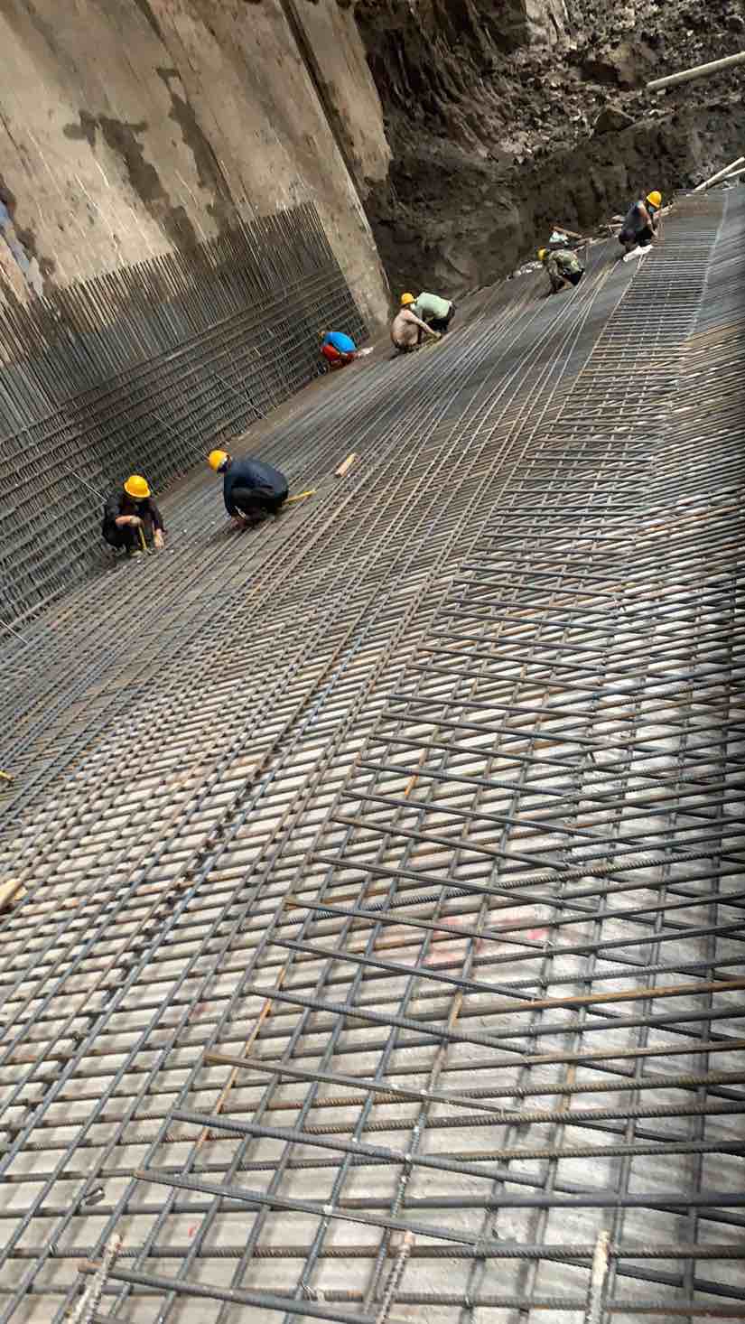 武汉洪山区地铁技术人员一名,放线.抄平,会看cad.现场管理