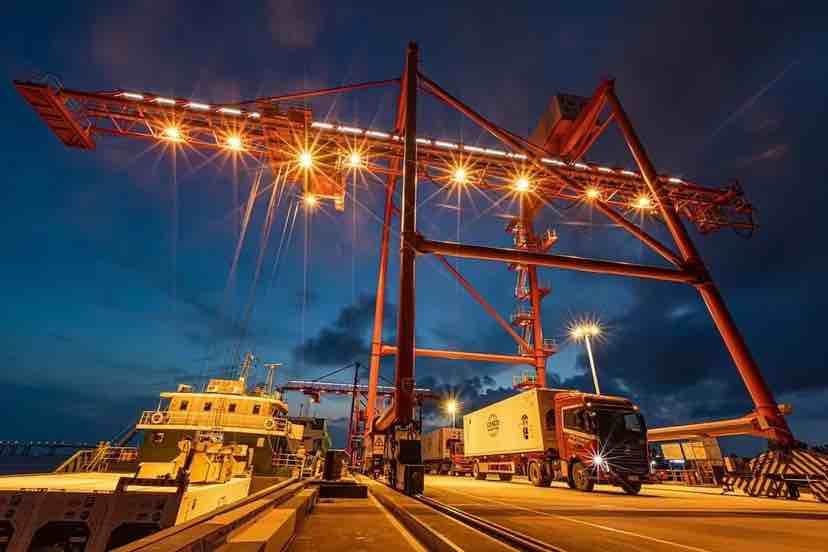 宜春油漆工招聘,《上海宝山太平货柜集装箱》每天都可以面