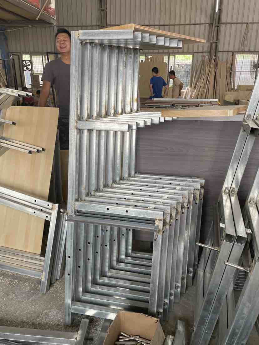 广东东莞招聘焊铁架,镀锌管,焊不锈钢猪肉台,蔬菜架,水果架