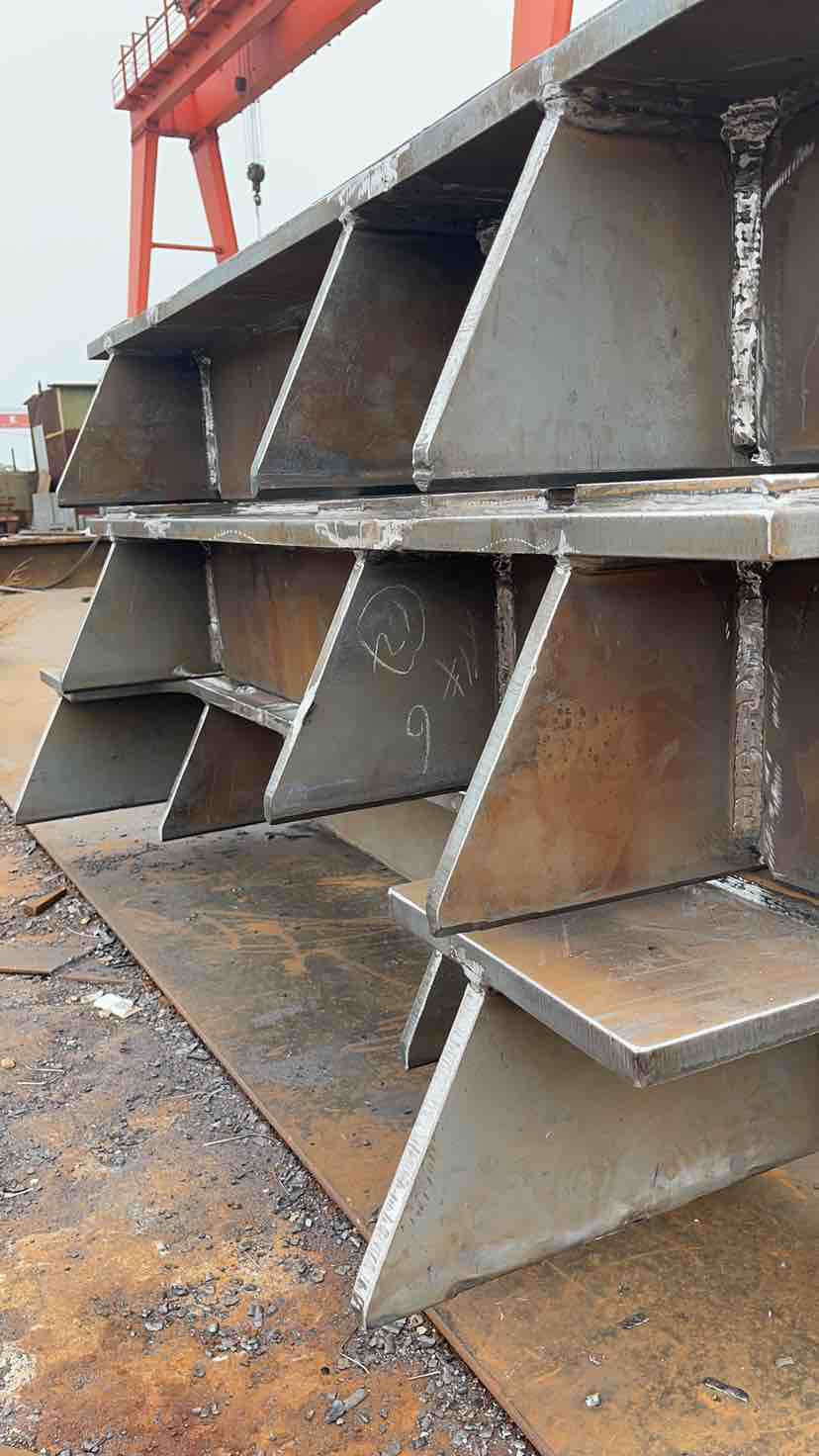 山东烟台招工船厂舾装件制作,铆,焊,磨班组承包形式,提供所有