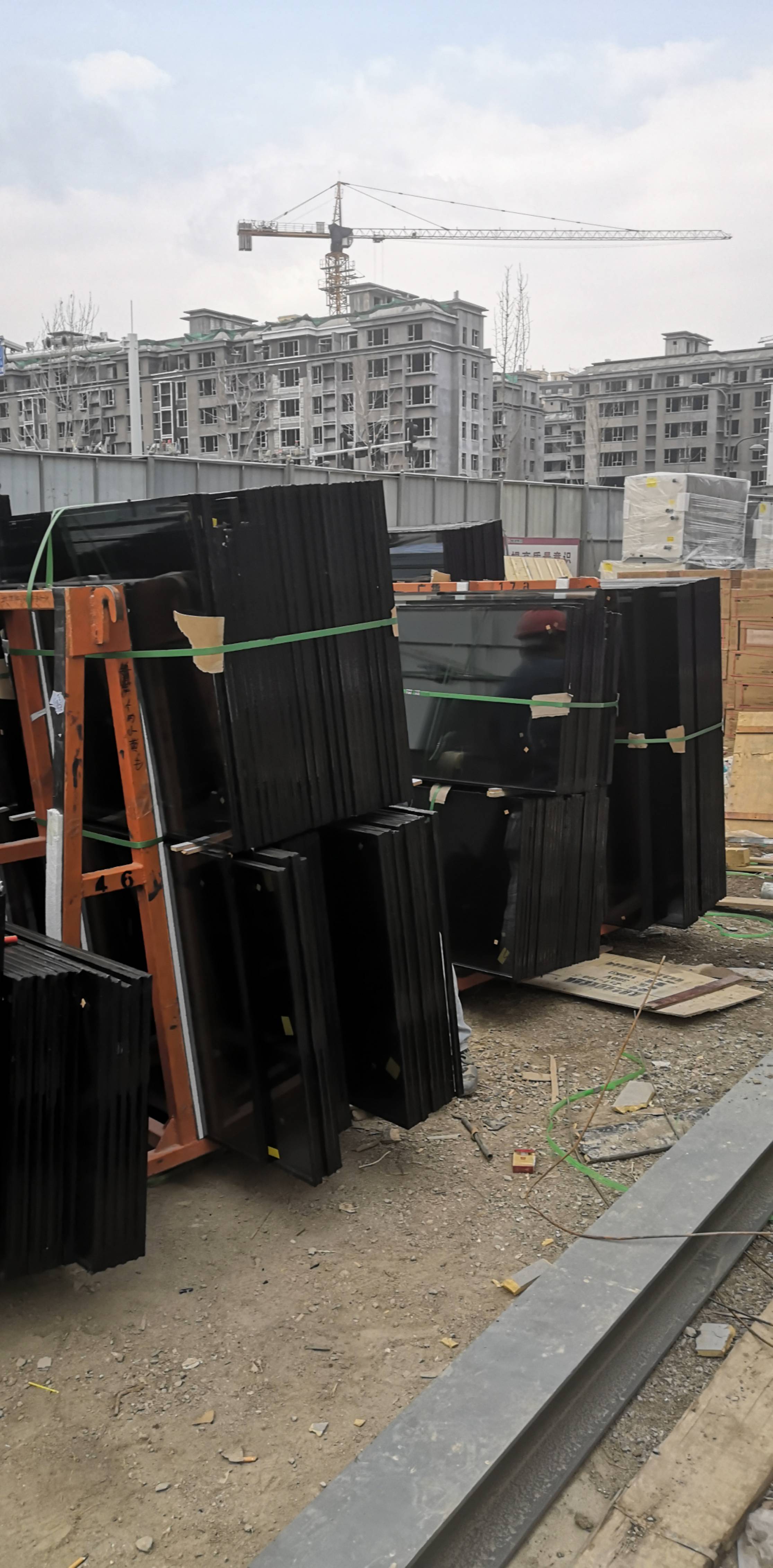 山东潍坊工地玻璃搬运