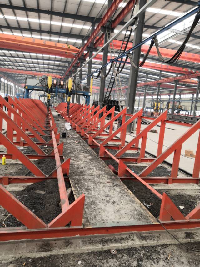 河南开封开封尉氏县钢结构厂急需喷漆工4名正式工必须长期干