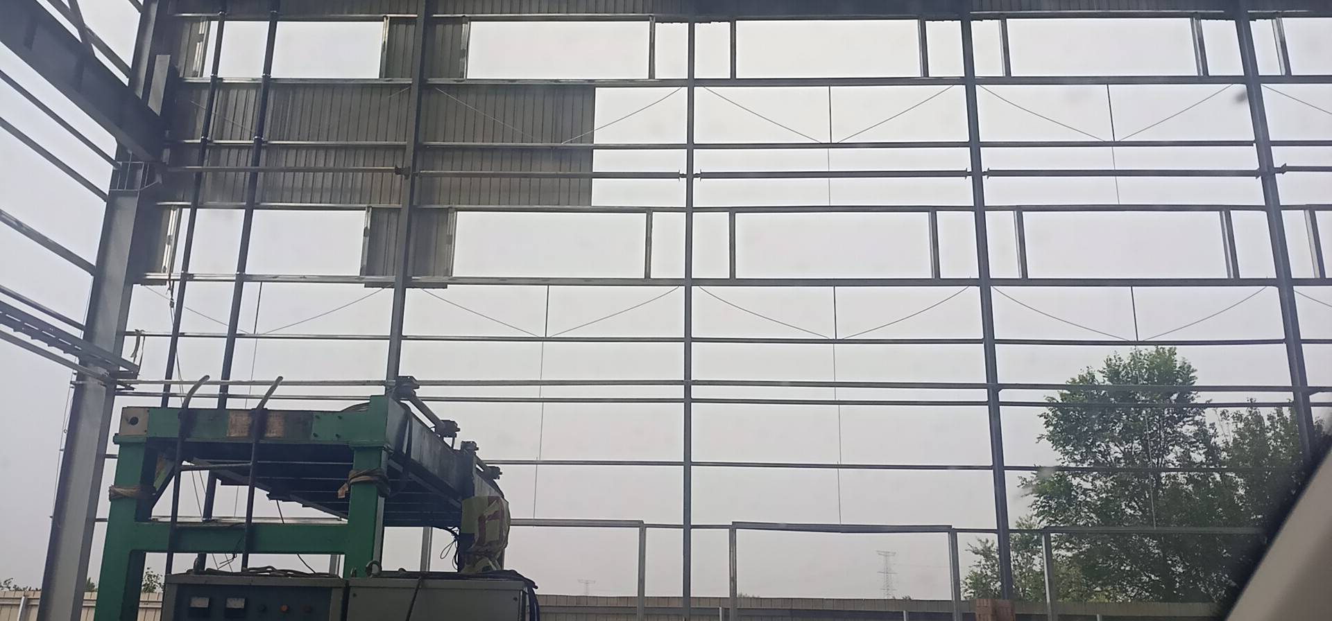 太原阳曲县下午有修钢结构厂房,墙领窗户的没有,大了几公分需要