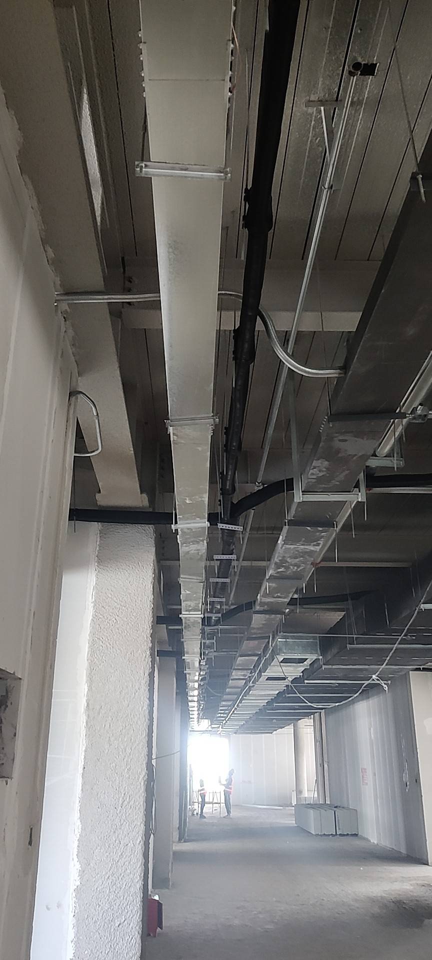 石家庄正定县正定大学城找打桥架丝杆眼的包括打眼上丝杆一共四层