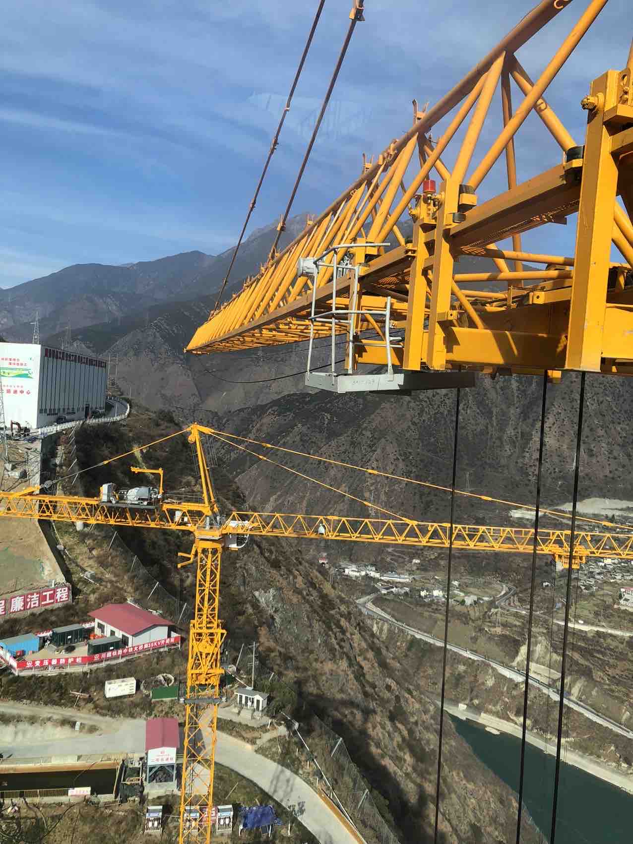 鄂尔多斯工地塔吊指挥司机找活平台-附近招塔吊/吊车维修工人师傅-鱼